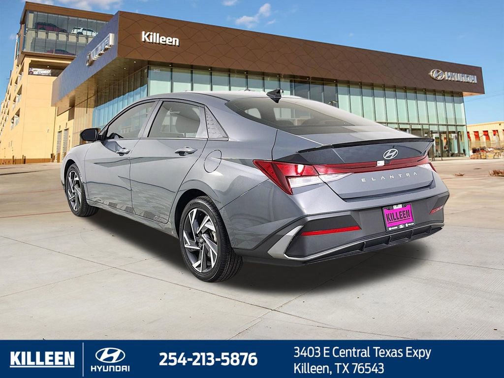 Used 2025 Hyundai Elantra Sport FWD image 6