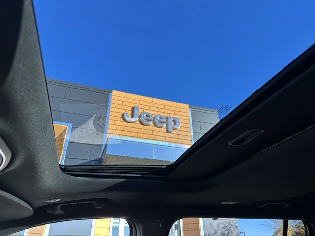 New 2025 Jeep Grand Cherokee L Altitude image 41