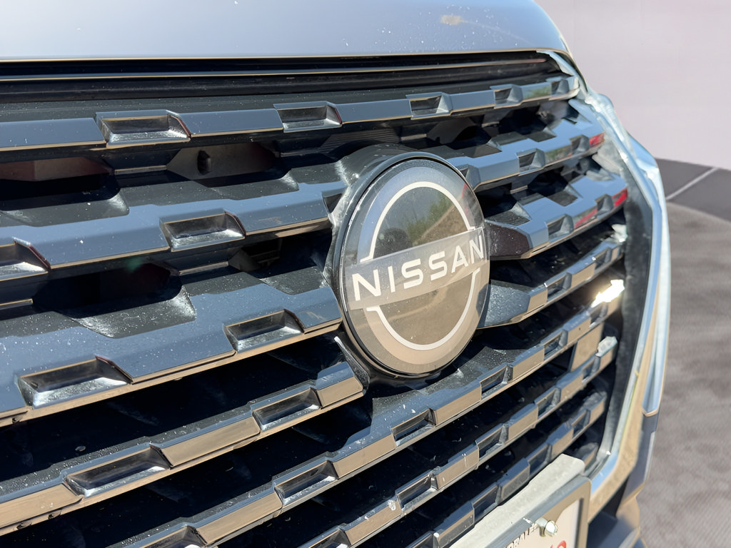Used 2023 Nissan Kicks S FWD image 11
