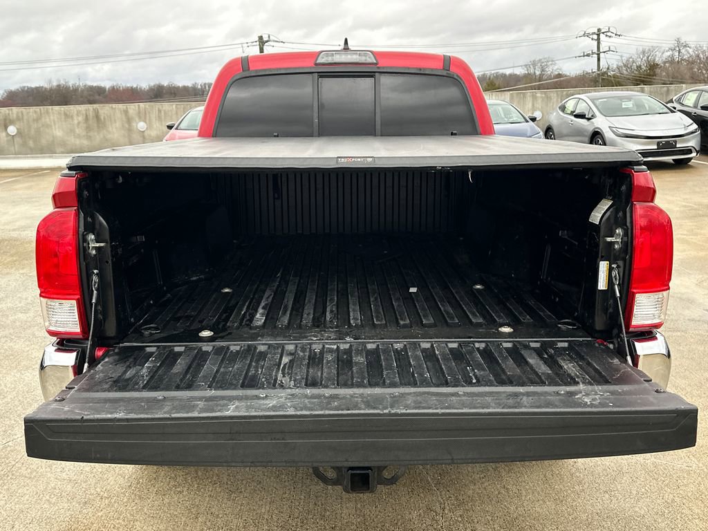 Used 2017 Toyota Tacoma SR5 w/ Tow Package image 5