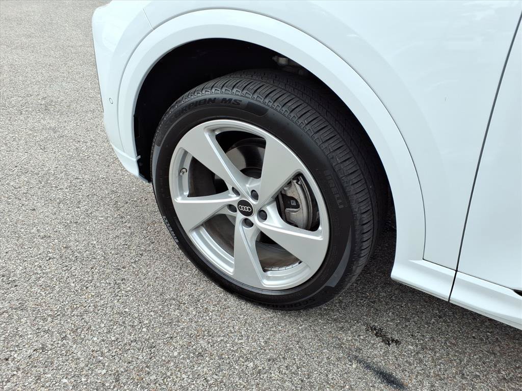 Used 2025 Audi Q5 Premium Plus w/ Premium Plus AWD/4WD image 9