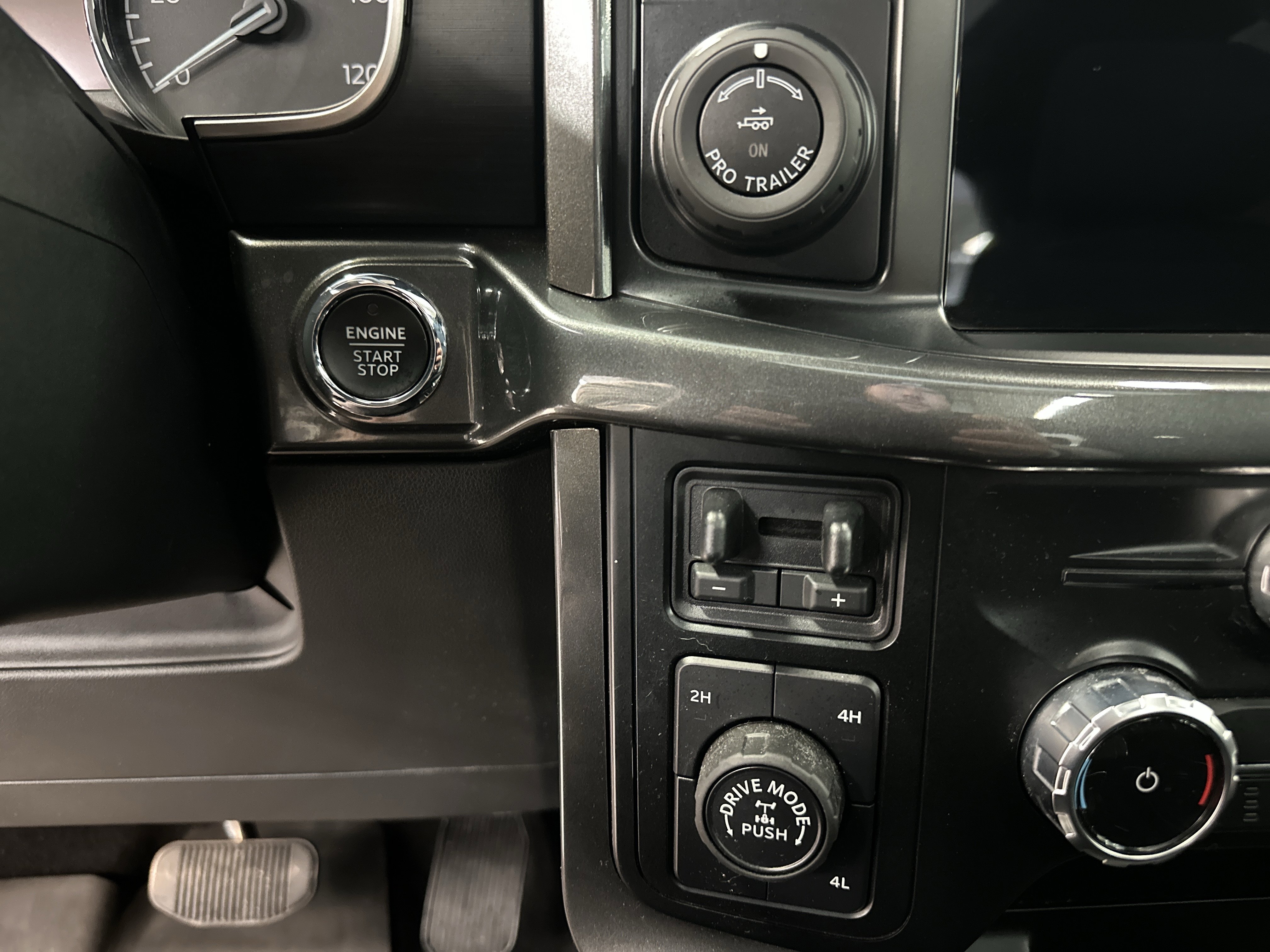 Used 2023 Ford F150 XLT w/ Equipment Group 302A High image 31