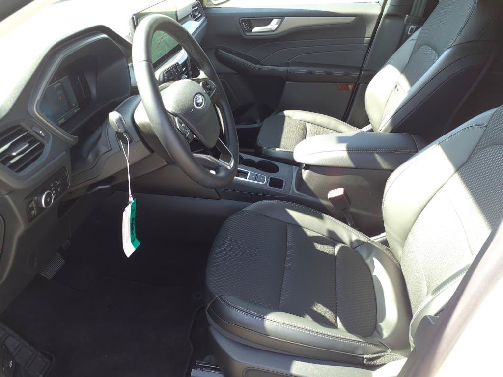 New 2025 Ford Escape SE FWD image 3