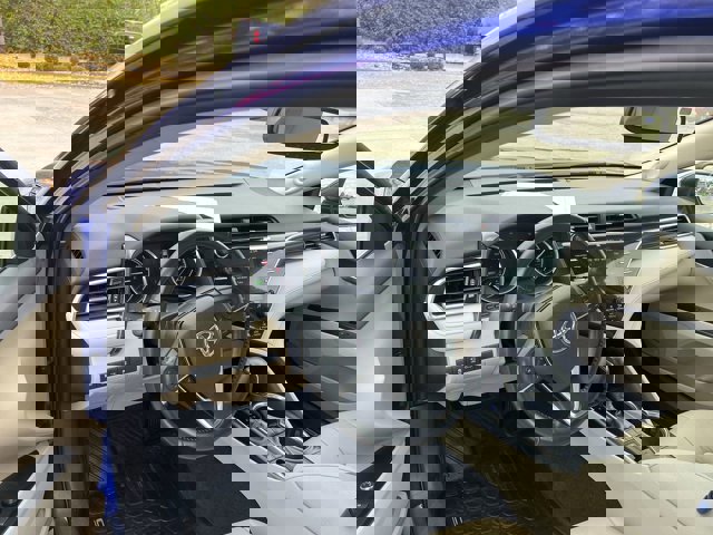 Used 2018 Toyota Camry XLE image 10