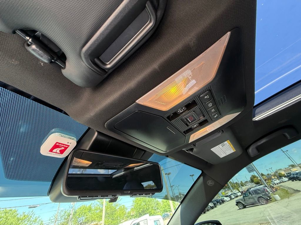 Used 2019 Toyota RAV4 XSE AWD/4WD image 24