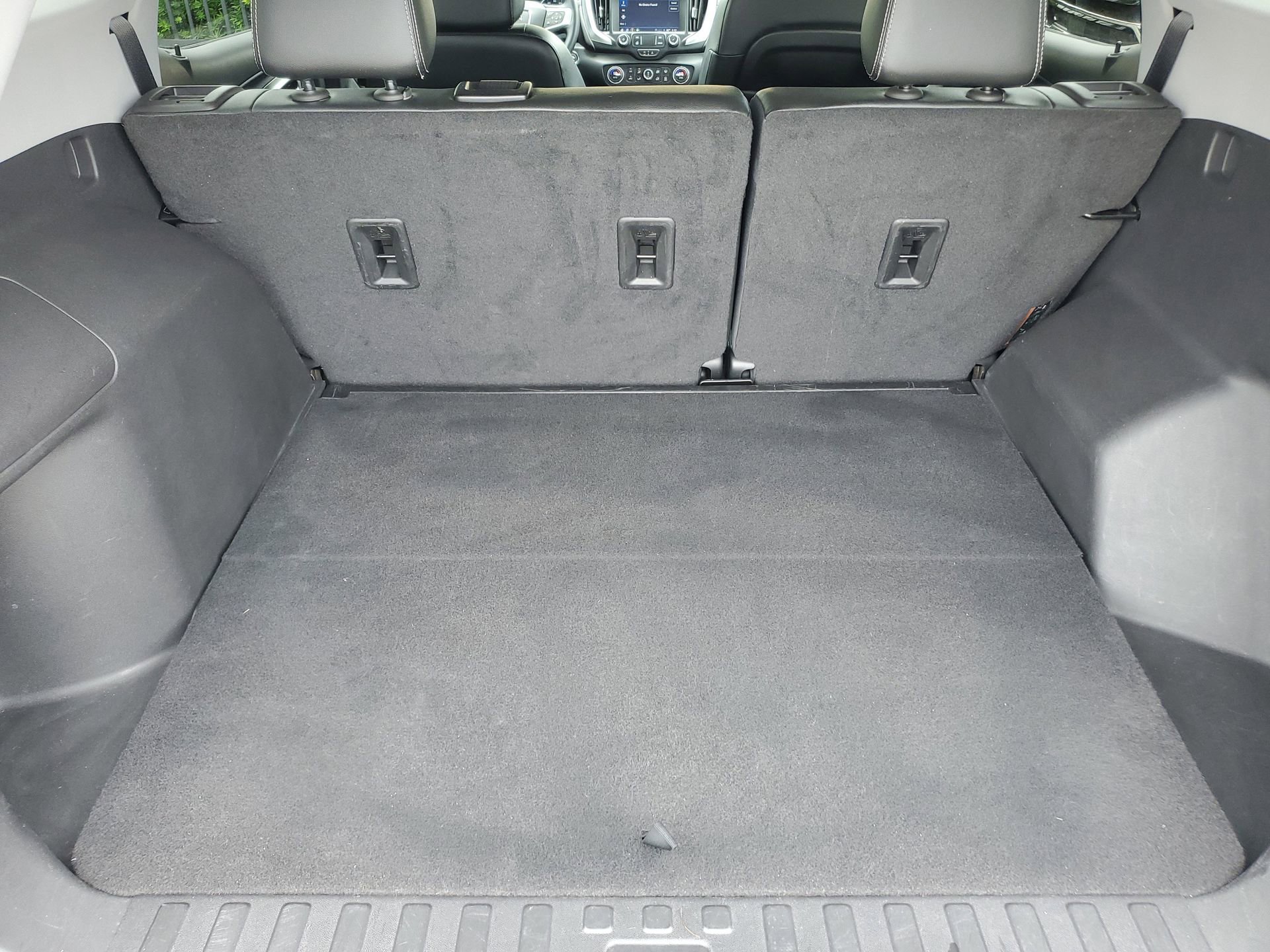 Used 2023 GMC Terrain SLT w/ Elevation Edition FWD image 8