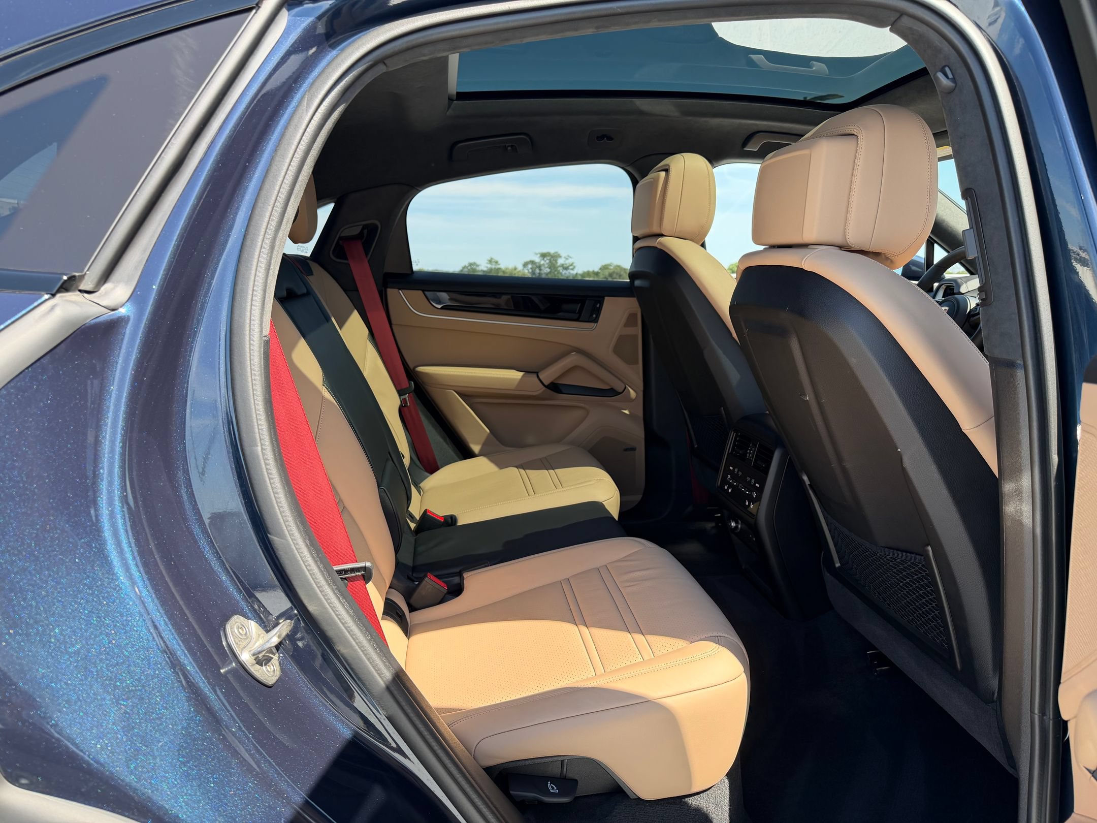 Certified 2024 Porsche Cayenne S AWD/4WD image 27