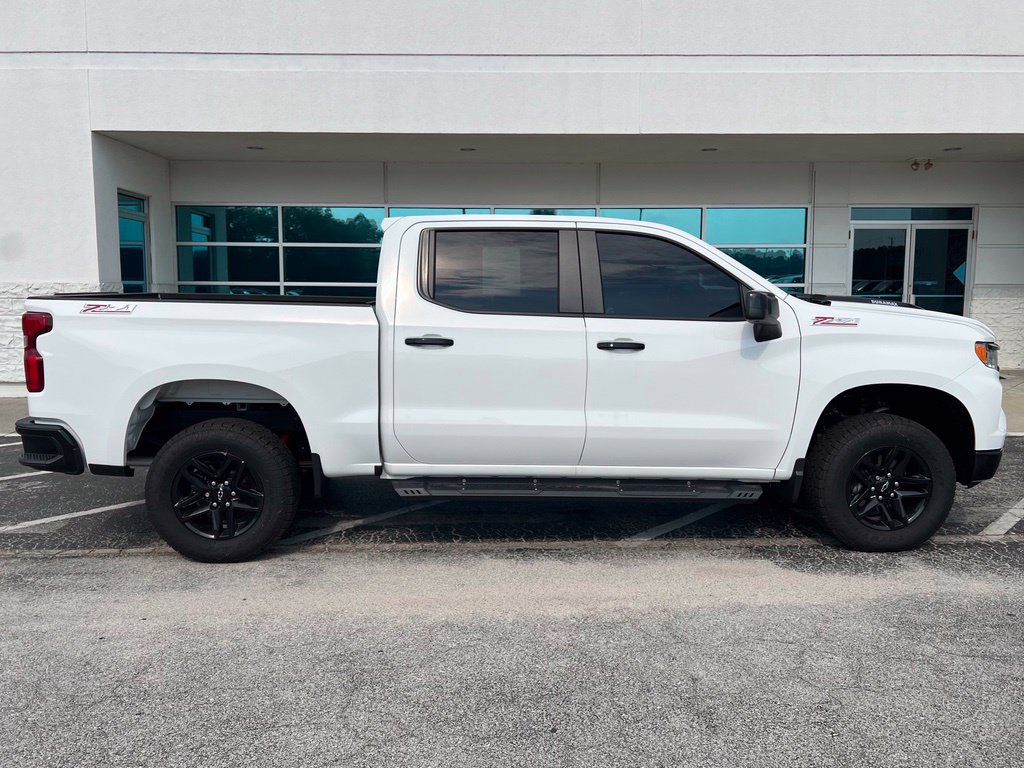 Used 2022 Chevrolet Silverado 1500 LT Trail Boss w/ Convenience Package II AWD/4WD image 3