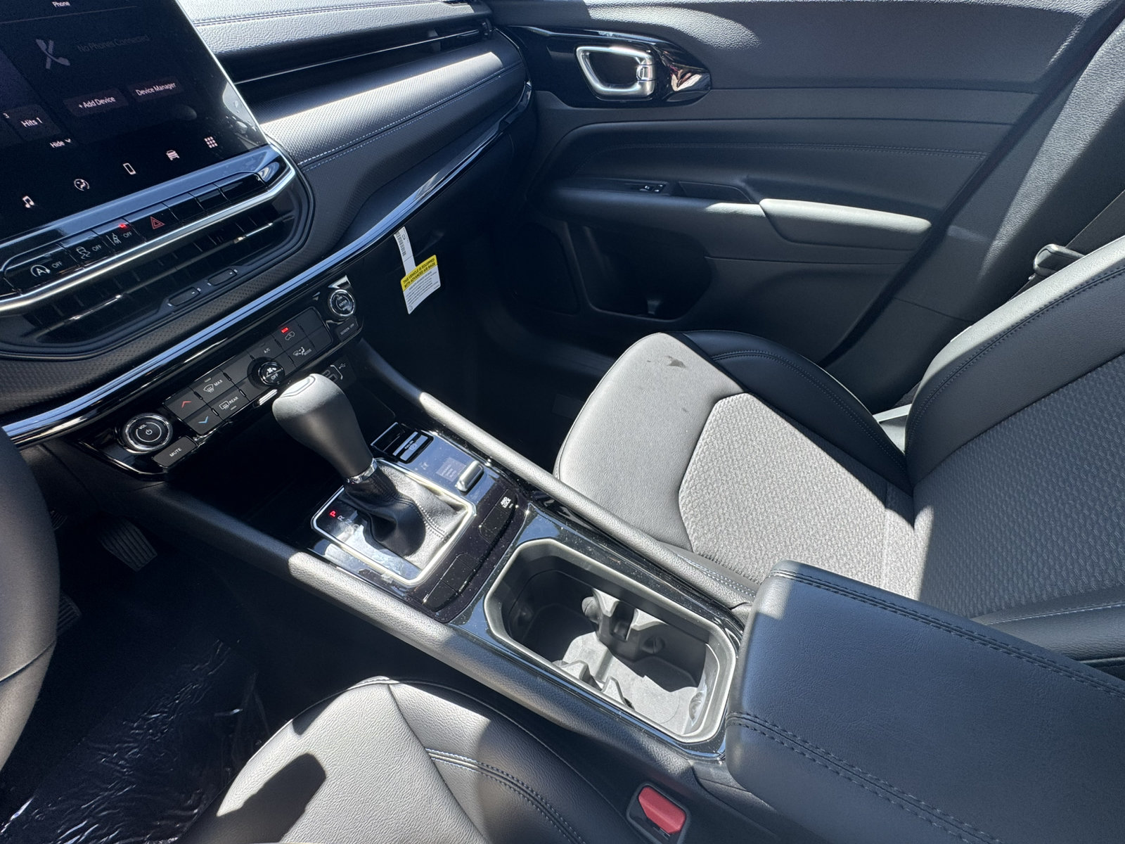 New 2026 Jeep Compass Latitude AWD/4WD image 30
