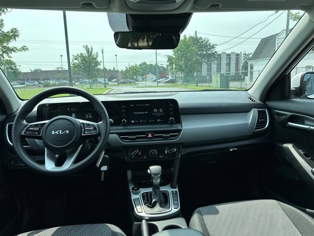 Certified 2024 Kia Seltos LX AWD/4WD image 3