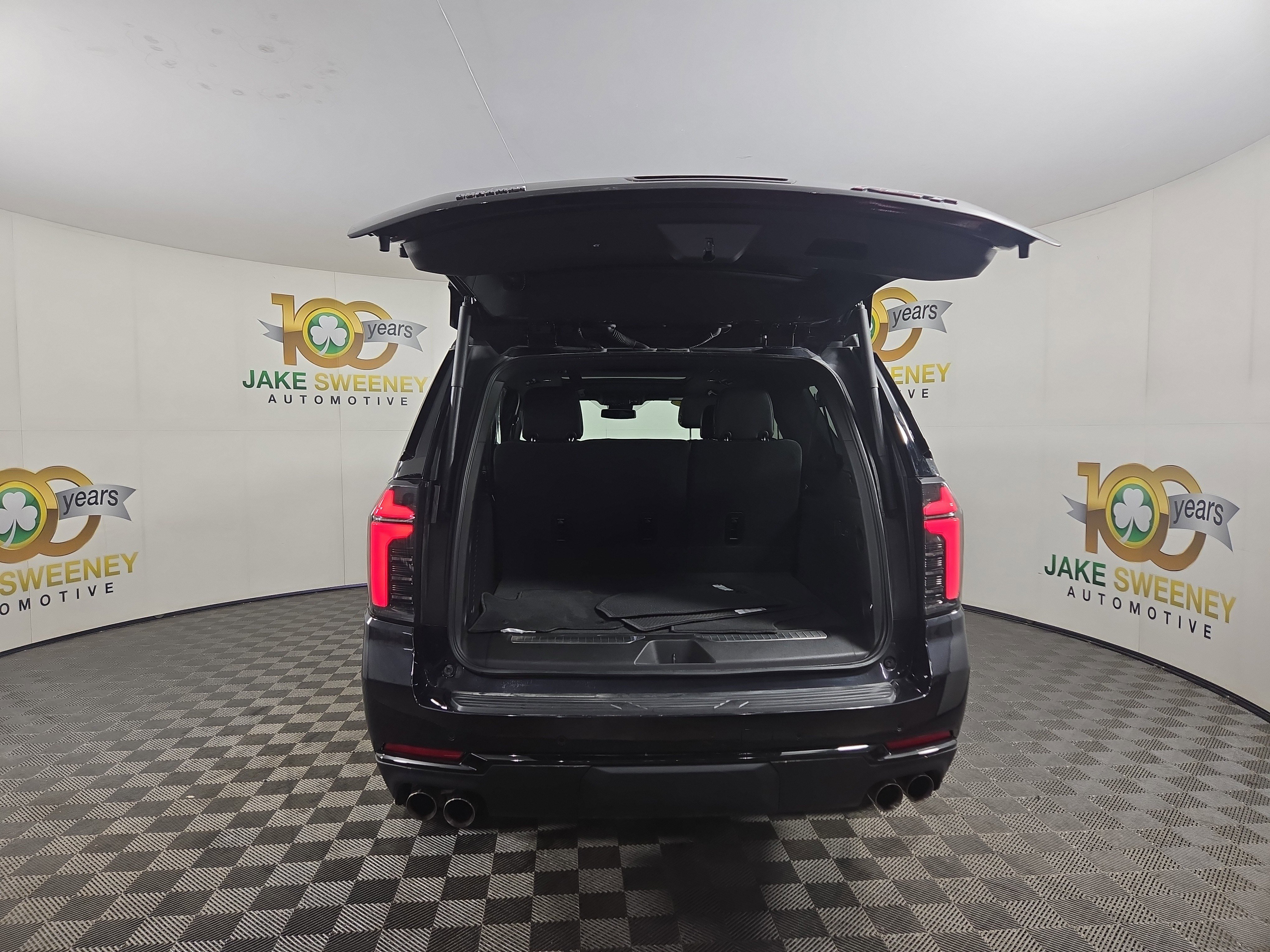 Certified 2025 Chevrolet Suburban RST w/ Comfort Package image 33