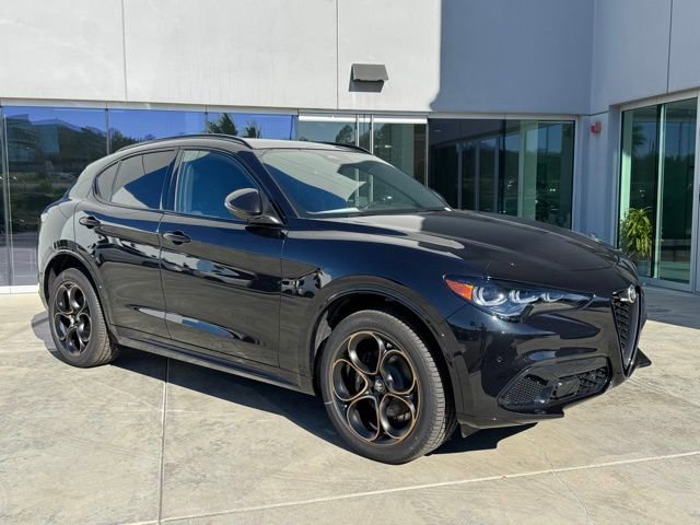 New 2025 Alfa Romeo Stelvio Sprint