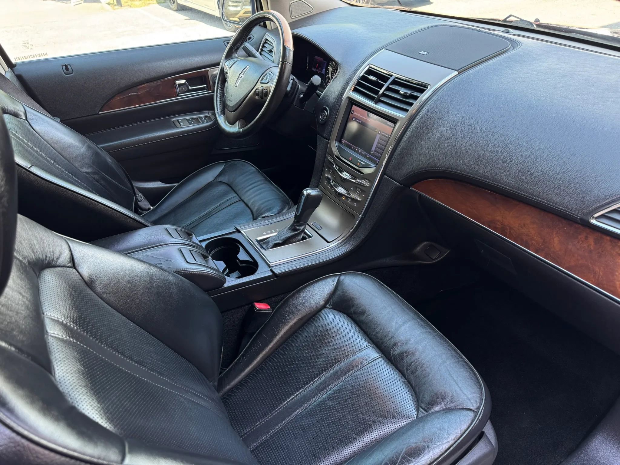 Used 2013 Lincoln MKX AWD image 24