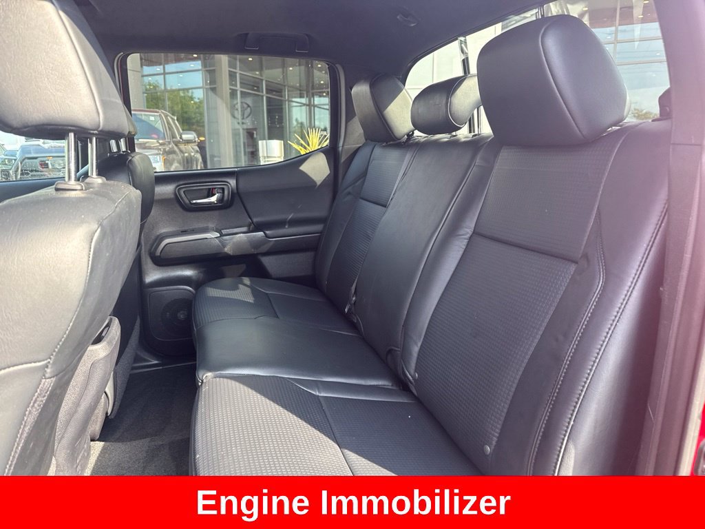 Used 2020 Toyota Tacoma TRD Sport w/ TRD Premium Sport Package AWD/4WD image 16