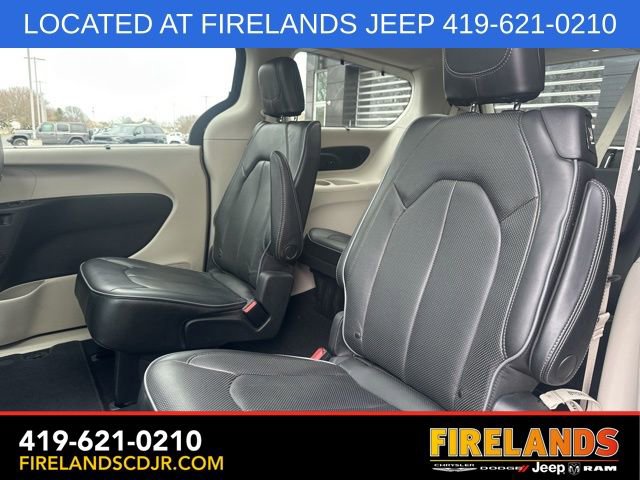 Used 2020 Chrysler Pacifica Limited image 5