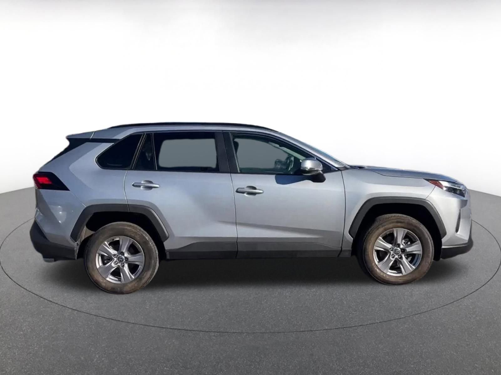 Used 2025 Toyota RAV4 XLE image 16