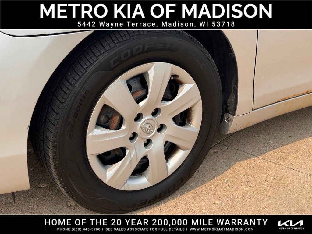 Used 2011 Toyota Camry LE FWD image 10