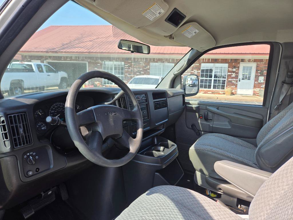 Used 2006 GMC Savana 1500 Passenger RWD image 28