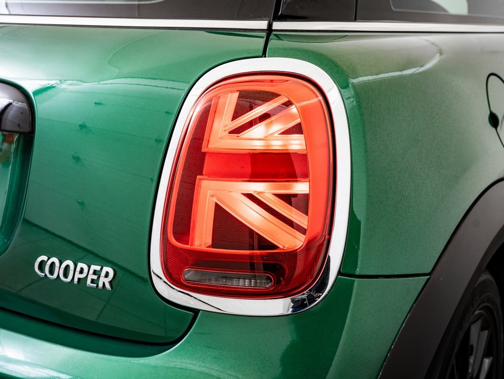 Used 2023 MINI Cooper 2-Door Hardtop image 17