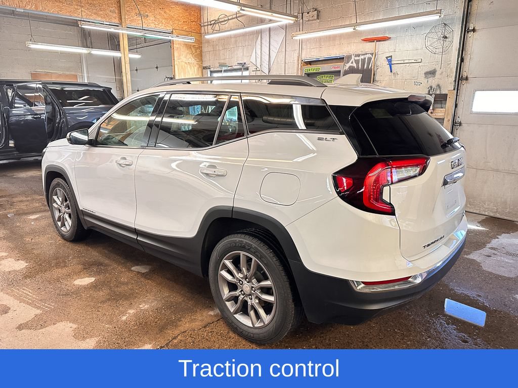 Used 2024 GMC Terrain SLT AWD/4WD image 5