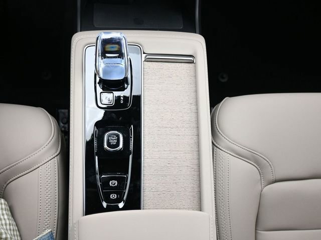 New 2026 Volvo XC90 B6 Plus w/ Protection Package Premier image 13