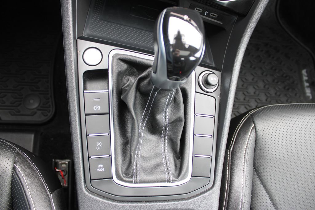 Used 2022 Volkswagen Jetta SEL image 31