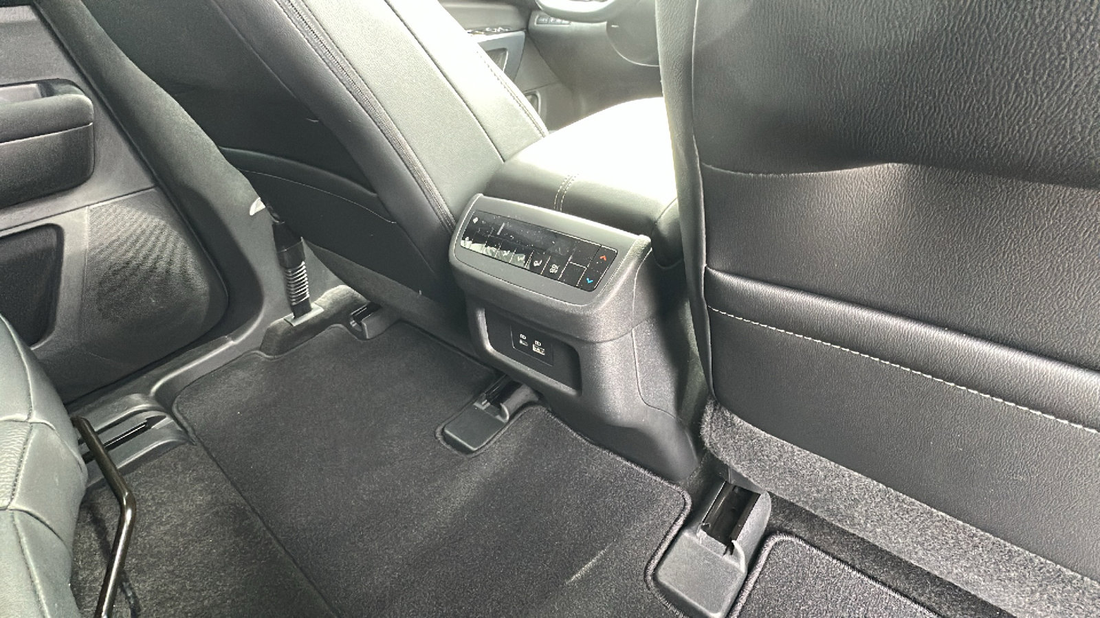 Certified 2023 Nissan Pathfinder SL image 25