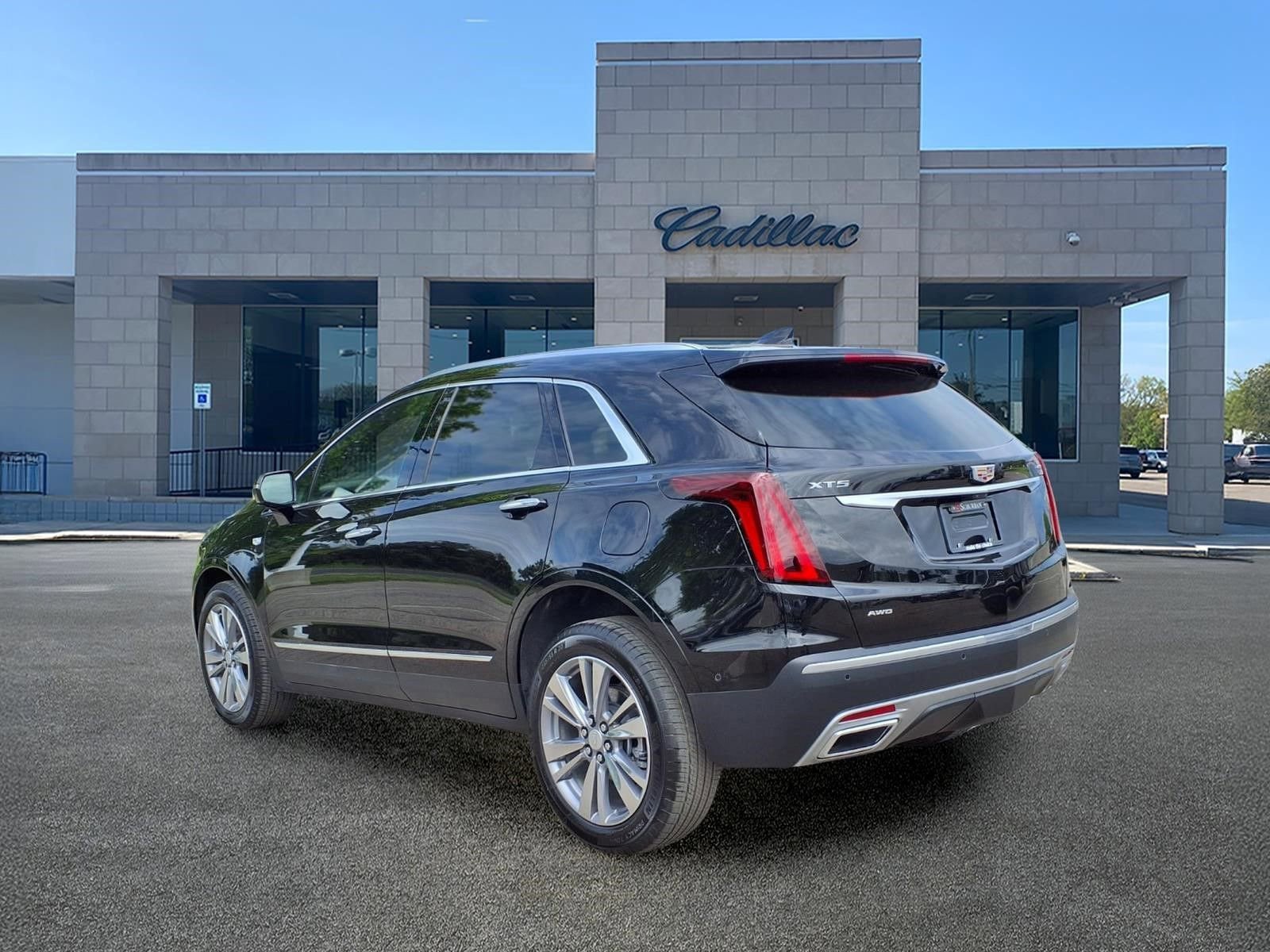 New 2026 Cadillac XT5 Premium Luxury w/ Driver Assist Package AWD/4WD image 6