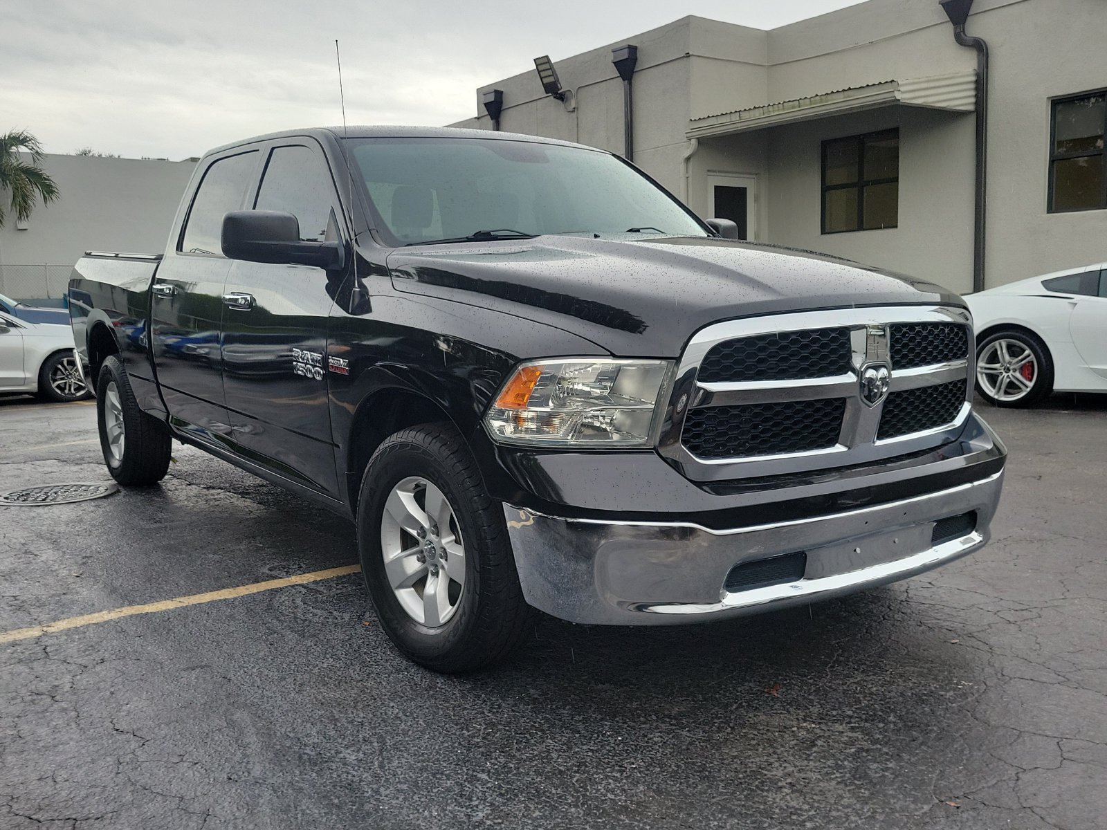 Used 2017 RAM 1500 Classic SLT RWD image 3