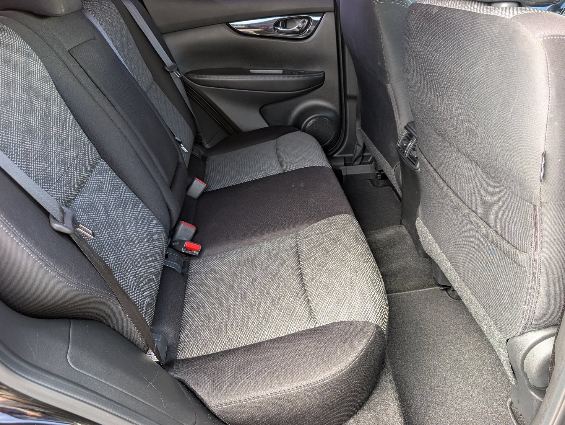 Used 2019 Nissan Rogue Sport SV FWD image 12