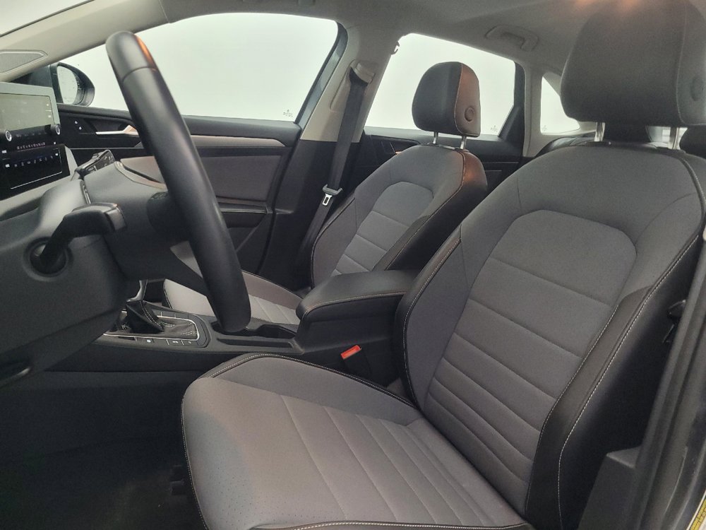 Used 2025 Volkswagen Jetta SE FWD image 17