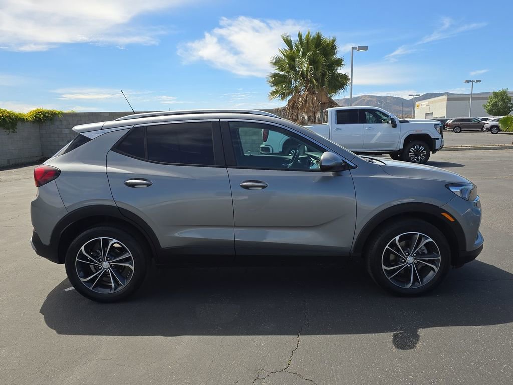 Used 2023 Buick Encore GX Select FWD image 37