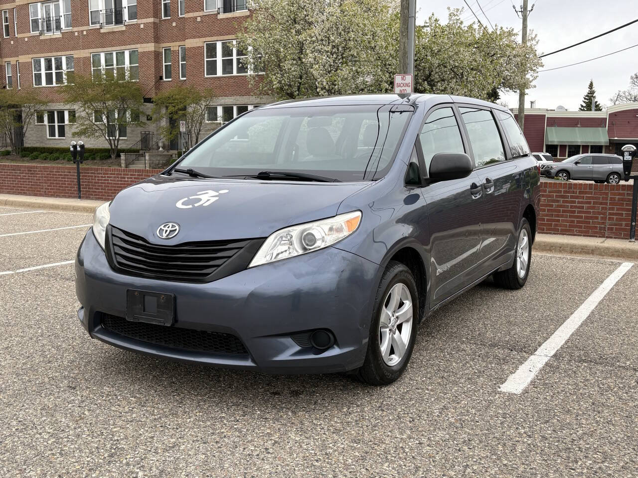 Used 2017 Toyota Sienna L FWD image 5