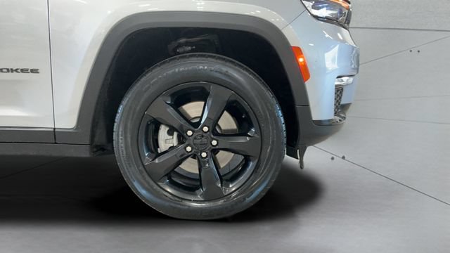 Used 2025 Jeep Grand Cherokee L Limited w/ Black Appearance Package AWD/4WD image 21