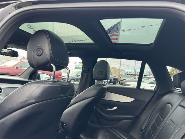 Used 2019 Mercedes-Benz GLC 300 4MATIC image 15