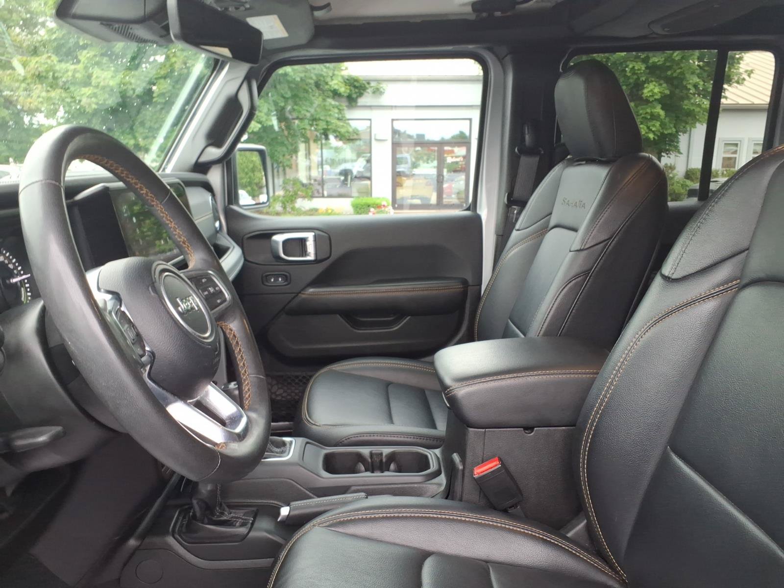 Used 2024 Jeep Wrangler Unlimited Sahara w/ Technology Group AWD/4WD image 20