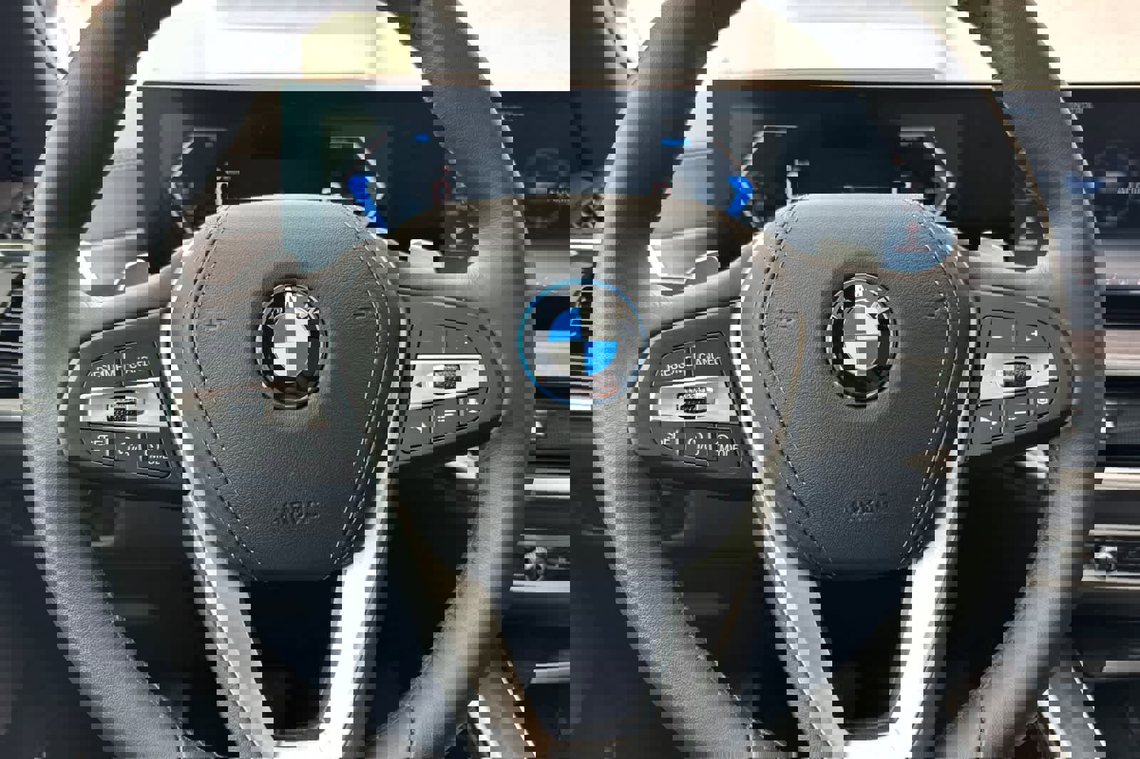 Used 2025 BMW X5 xDrive50e image 26