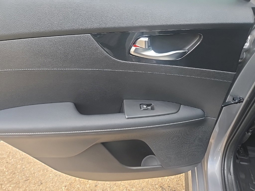 Used 2024 Kia Forte GT-Line image 25