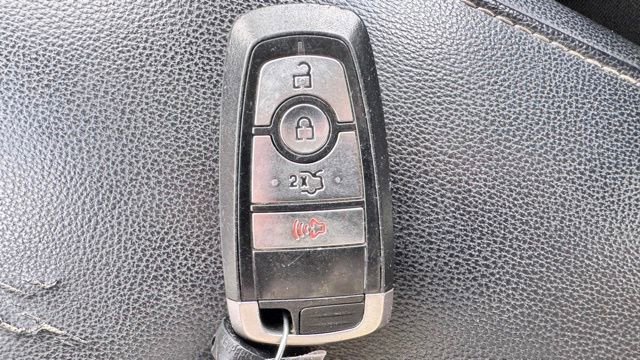 Used 2019 Ford Fusion SE image 32