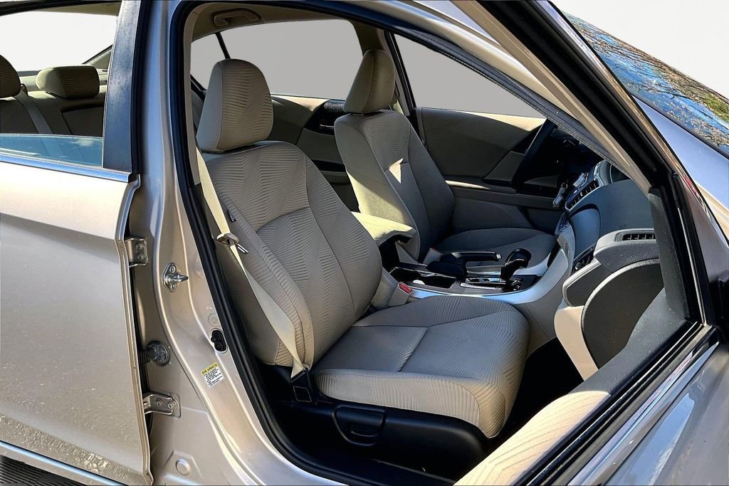 Used 2015 Honda Accord LX image 19