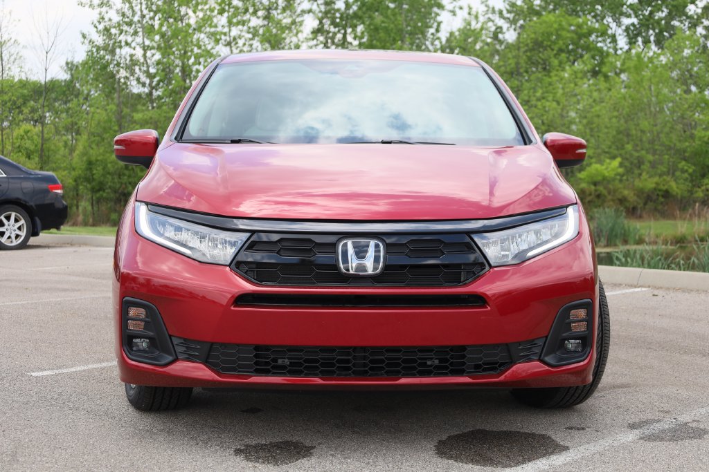 New 2026 Honda Odyssey Touring image 2