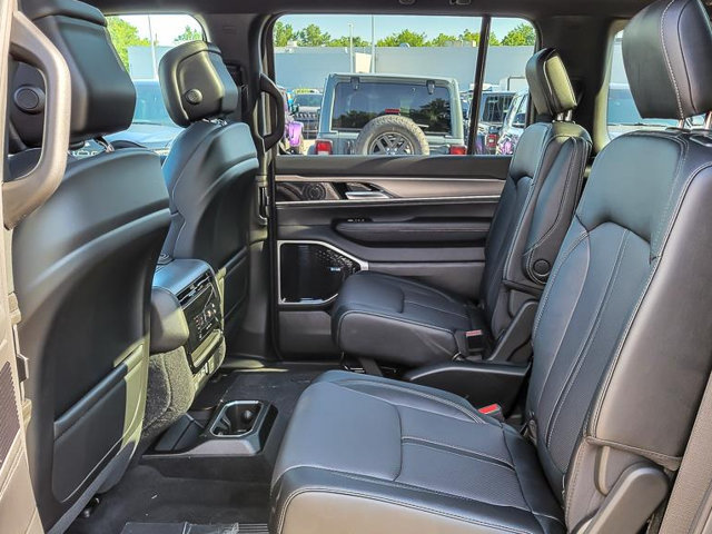 New 2026 Jeep Grand Wagoneer Limited w/ Premium Group II AWD/4WD image 13
