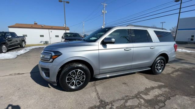 Used 2023 Ford Expedition Max XLT image 6