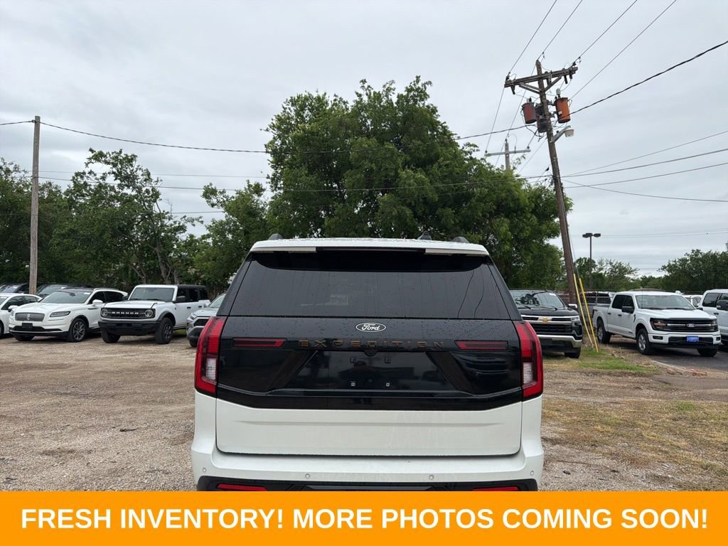 Used 2025 Ford Expedition Tremor image 5