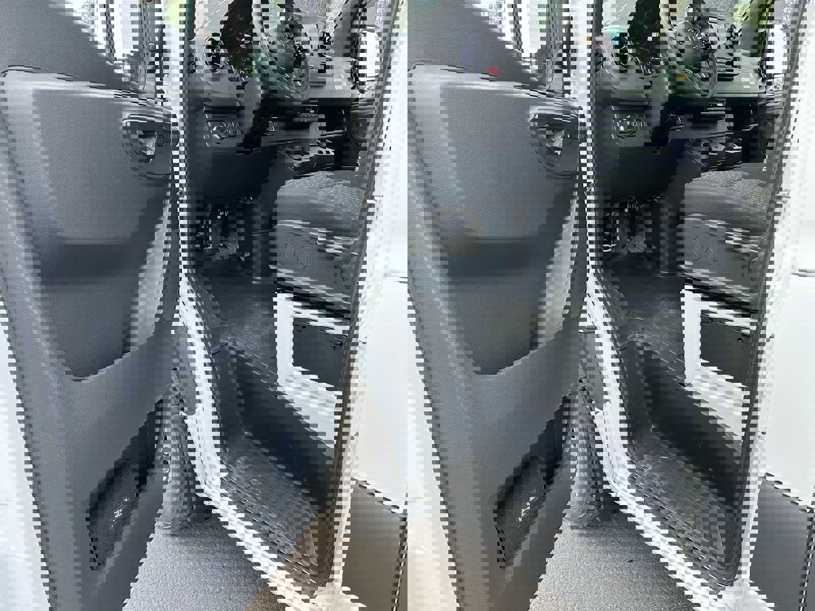 Used 2024 Mercedes-Benz Sprinter 2500 image 20