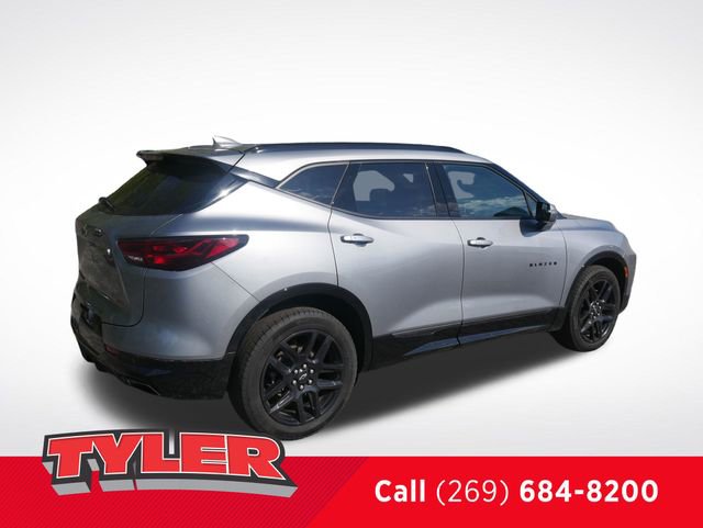 Used 2023 Chevrolet Blazer RS w/ Driver Confidence II Package AWD/4WD image 8