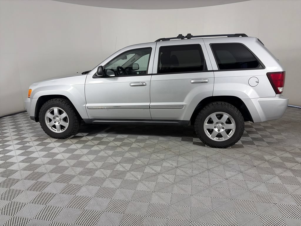 Used 2010 Jeep Grand Cherokee Laredo AWD/4WD image 4