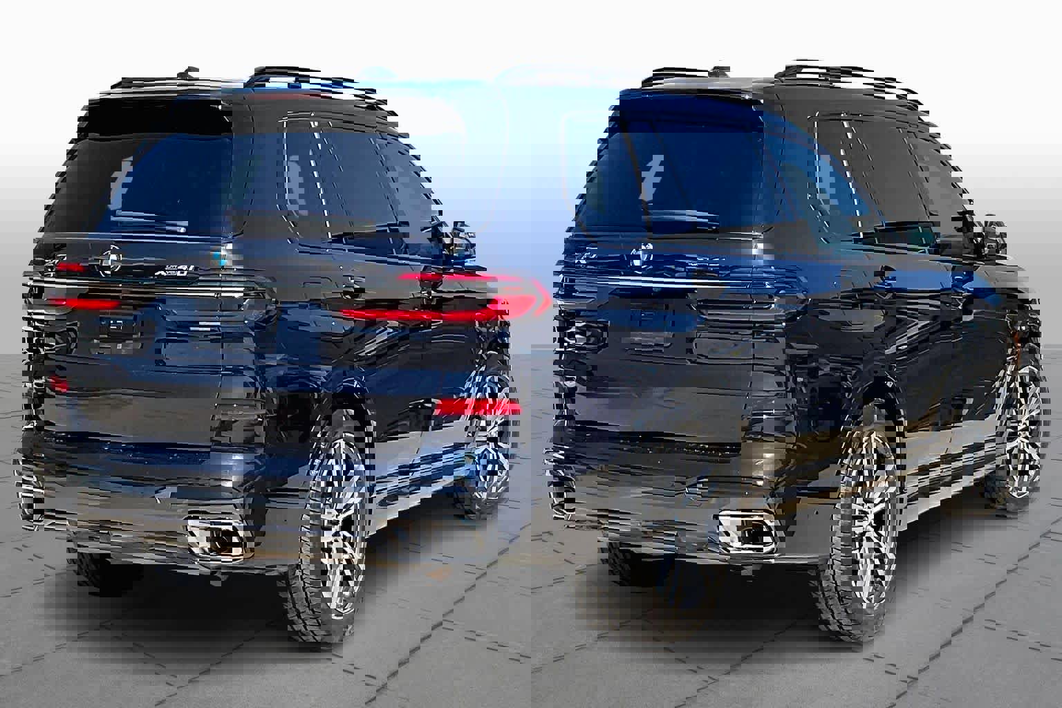 Used 2025 BMW X7 xDrive40i w/ M Sport Package image 13