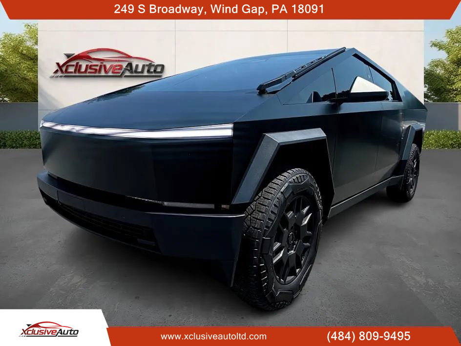 Used 2024 Tesla Cybertruck AWD Crew Cab image 3