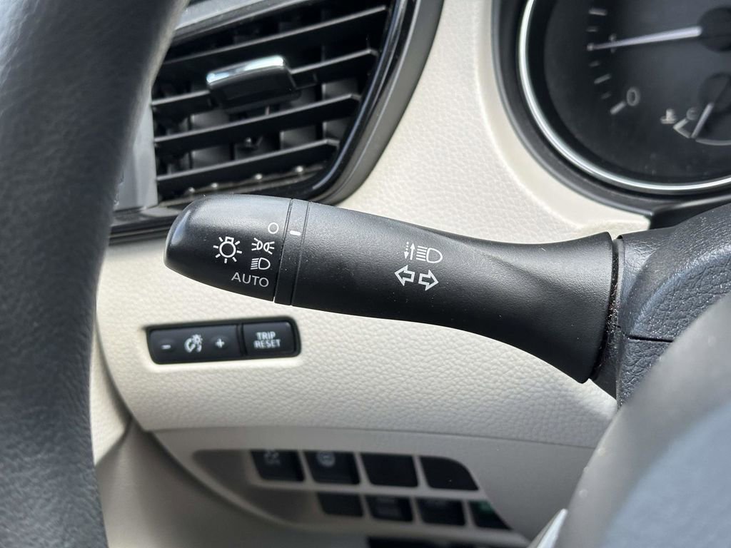 Used 2020 Nissan Rogue Sport SV AWD/4WD image 22